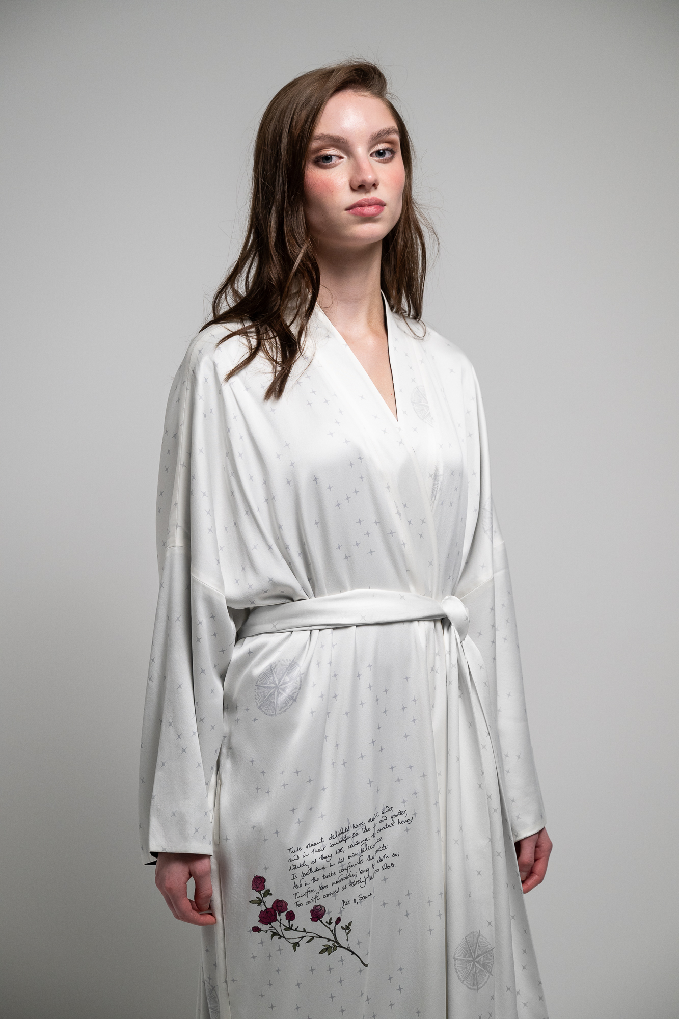 ROMEO + JULIET REVERSIBLE ROBE